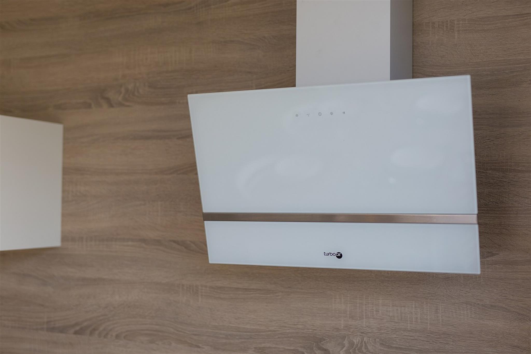Villa Celeia - Luksuzni apartman na prvom katu s grijanim bazenom u centru grada Krka